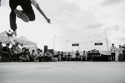 During the day, the men to skate around the man
